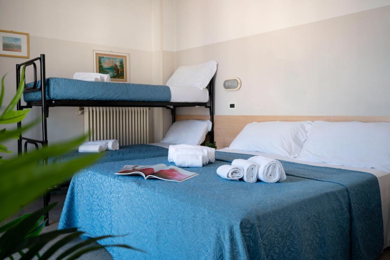 Hotel Selene - Vista Mare Riccione Kültér fotó