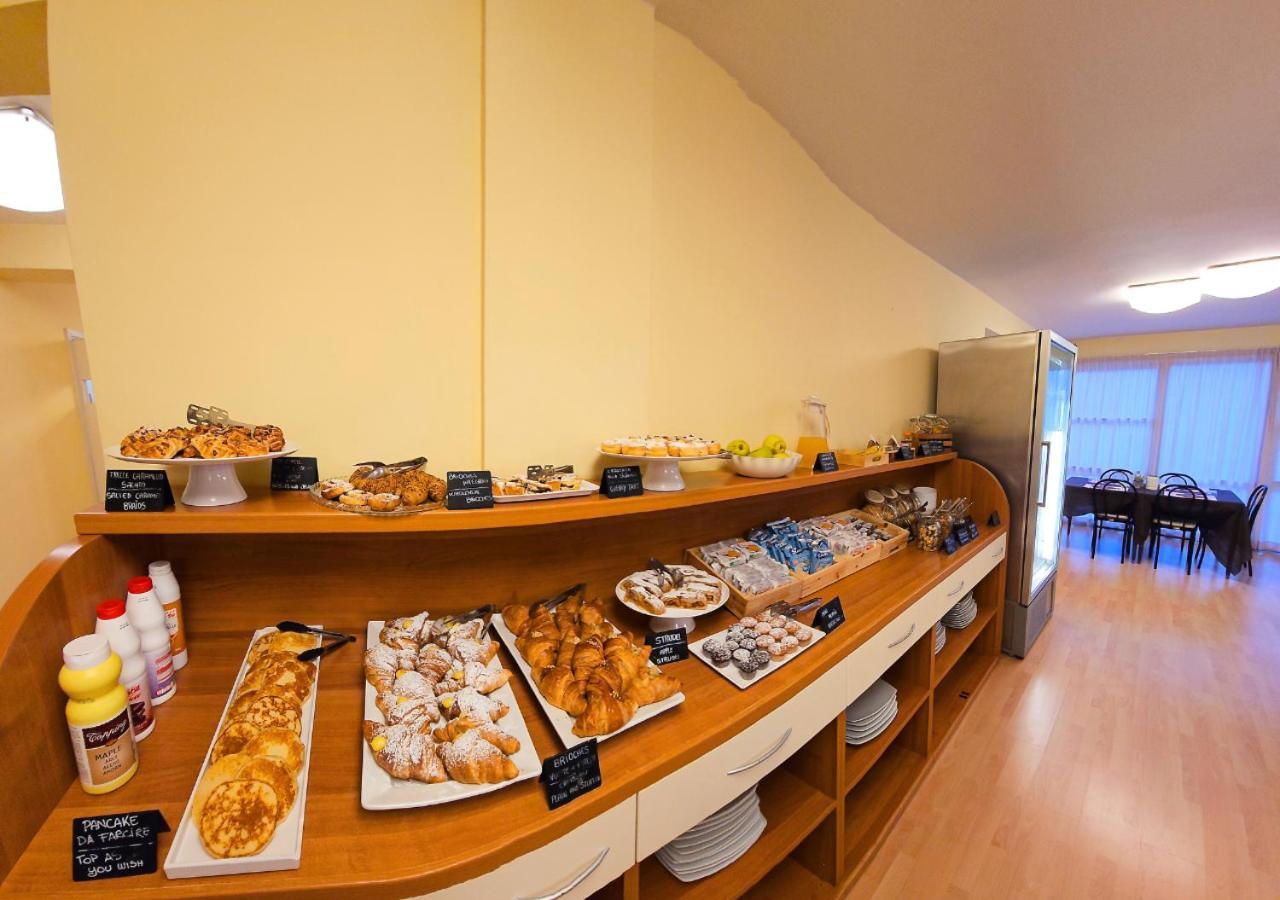Hotel Selene - Vista Mare Riccione Kültér fotó