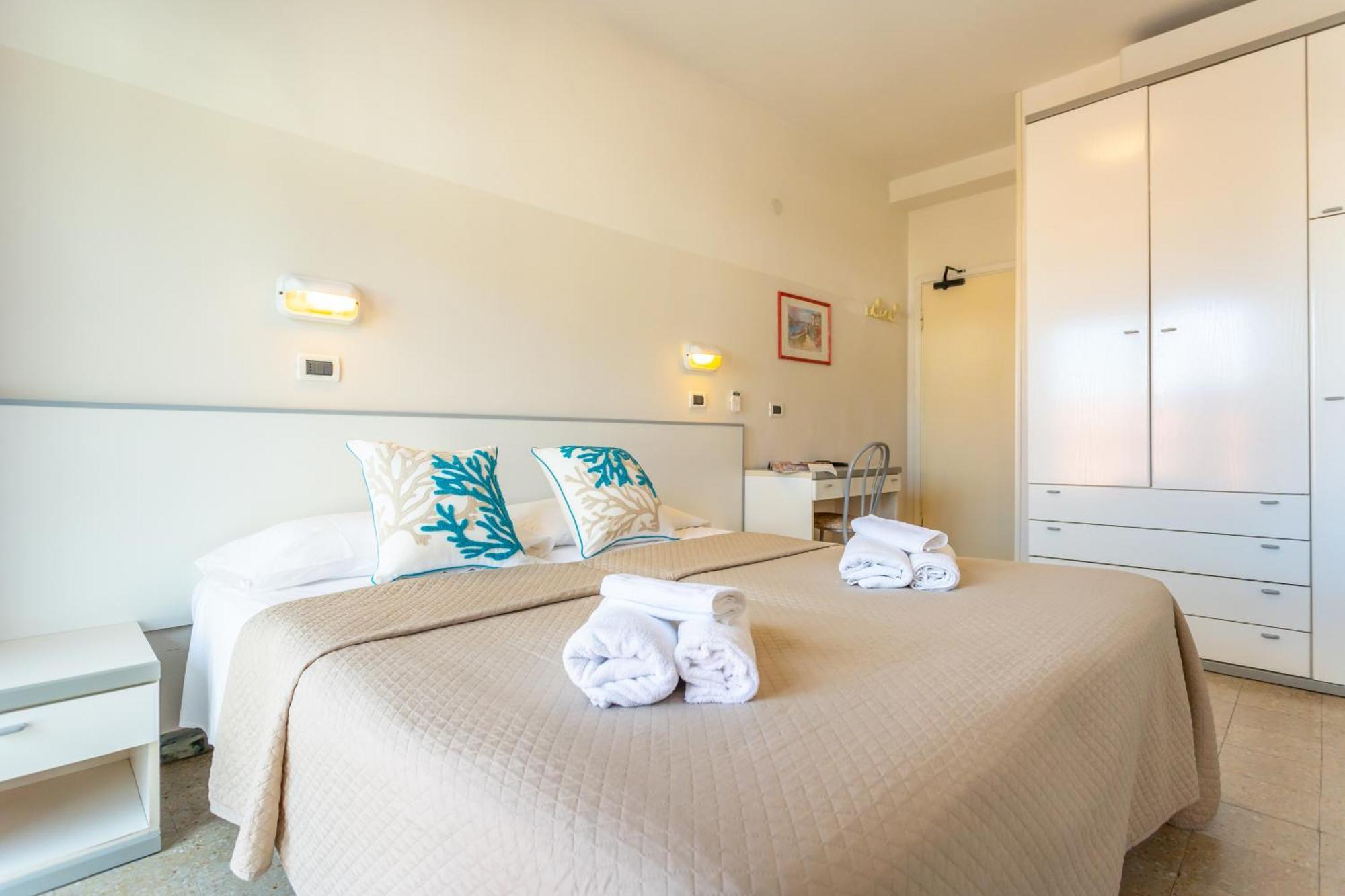 Hotel Selene - Vista Mare Riccione Kültér fotó